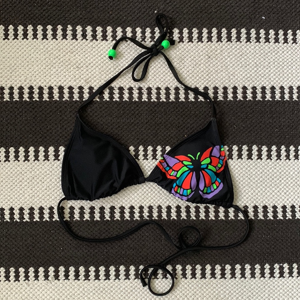 Black string bikini